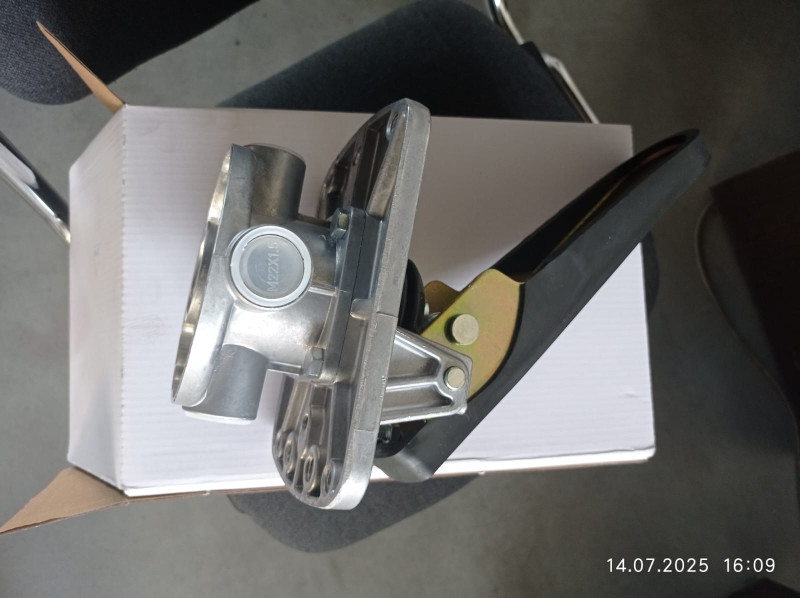 Кран тормозной